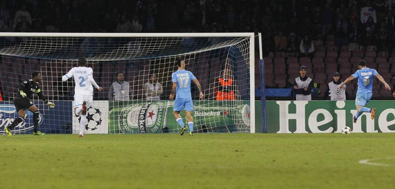 Finisce 3-2 la sfida al San Paolo tra Napoli e Marsiglia. Il terzo gol azzurro  firmato Higuain autore di una doppietta. 